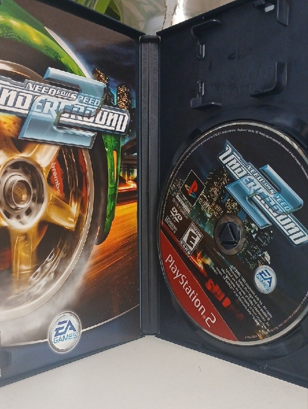 Sony PlayStation 2 Need for Speed Underground 2 - Red/Green/Gold - Picture 2 of 5